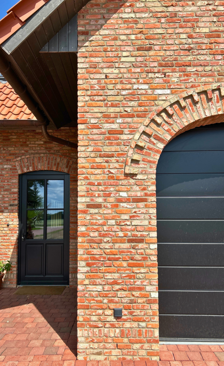 Fassade Einfamilienhaus Abbruchklinker Frankreich moderner Landhausstil